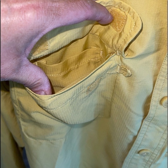 NWOT-Duluth Trading Company Mens long sleeves button- front closure. Size Large - Picture 5 of 7